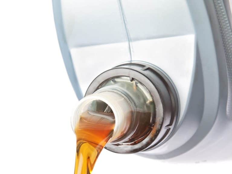 Motor Oil vs. Engine Oil (6 Facts You Should Know) UpHomely