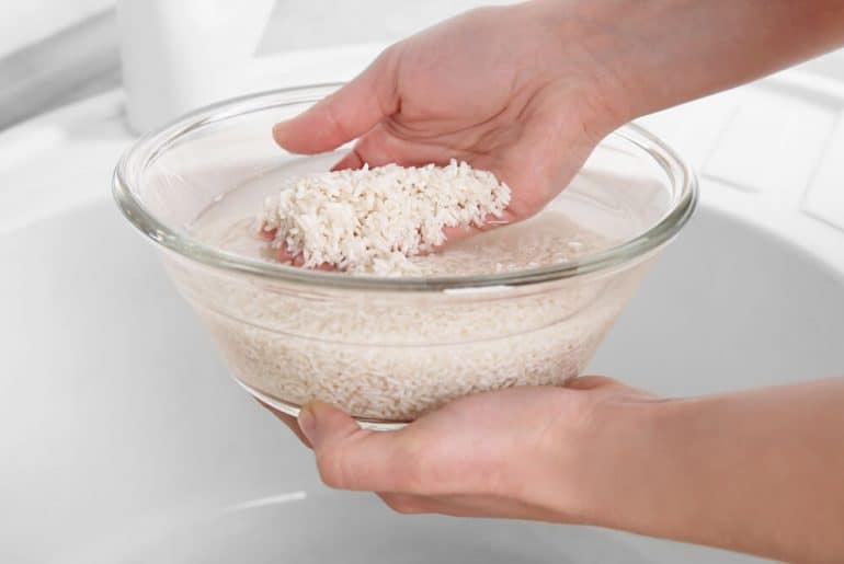 How to Rinse Rice Without a Strainer Tips Explained) UpHomely