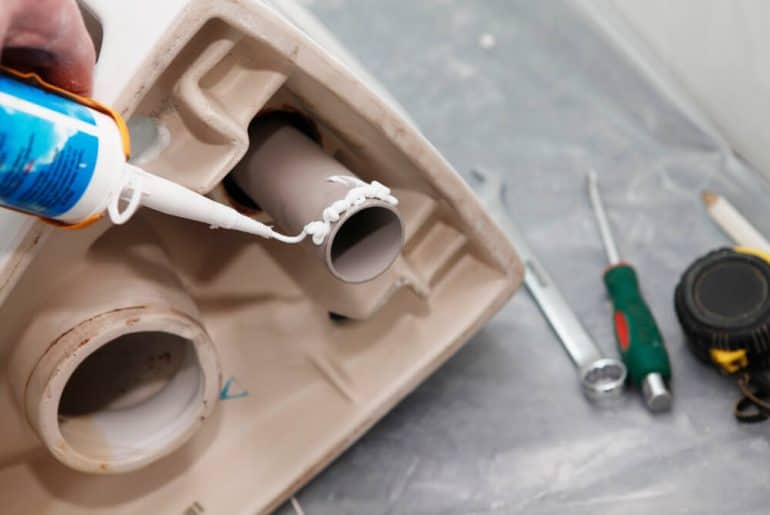 3 Effective Ways To Fix Toilet To Floor Without Screws UpHomely