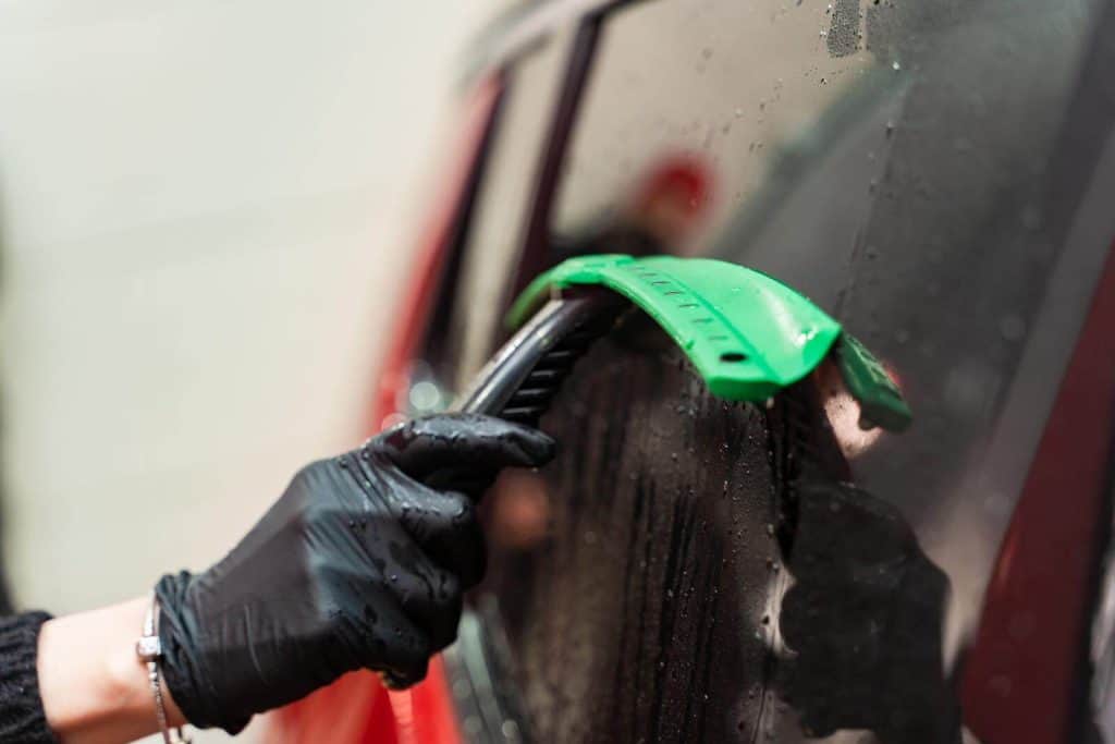 5 Helpful Tips To Remove Glass Chalk From Car Windows UpHomely